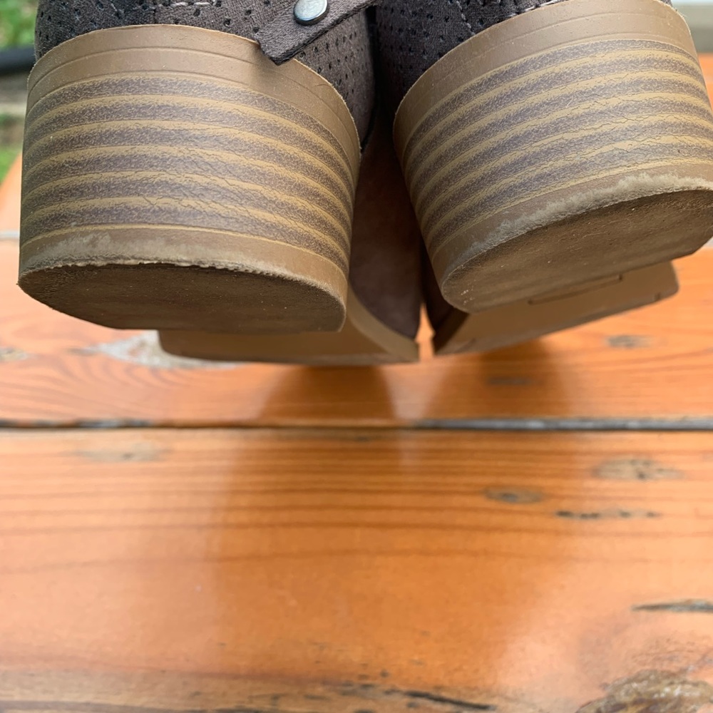 Women’s Brown dv (Target) Ankle booties size 7.5 - Picture 7 of 11